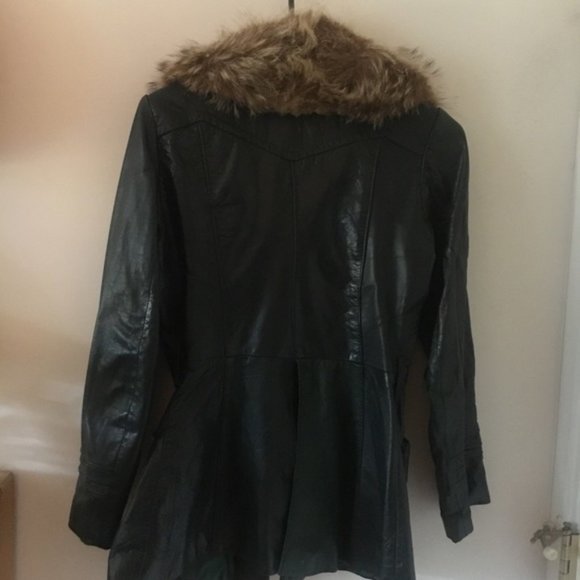 Vintage Leather Jacket with Fur Collar - Picture 5 of 16